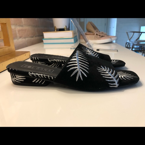 Sol Santa palm sandals!! - Picture 2 of 5